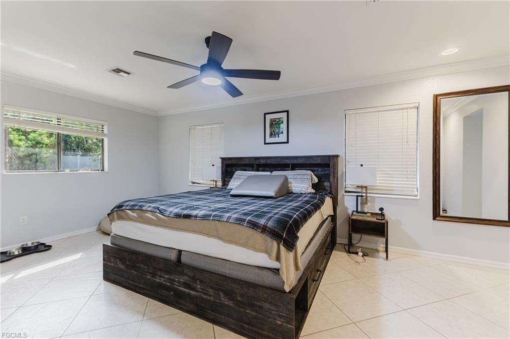 2103 Se 8th Ave - Photo 6 of 8