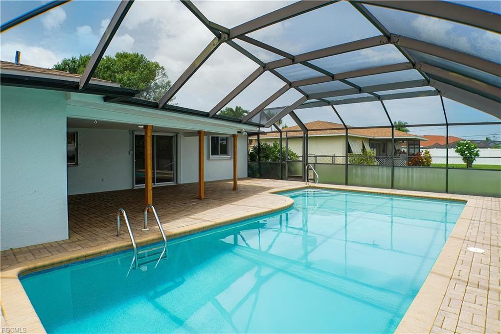 911 Se 19th St - Photo 2 of 8