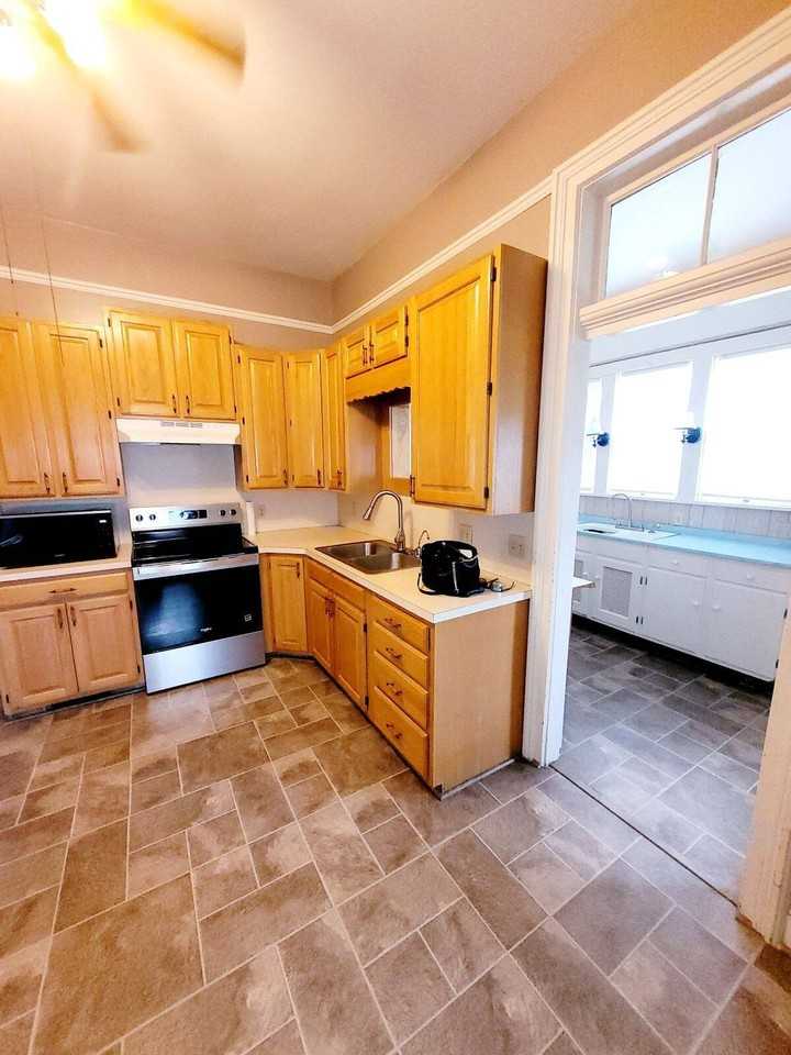 103 W 1st Ave - Photo 5 of 25