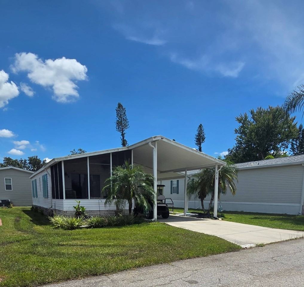 215 Rotterdam Ave - Photo 2 of 42