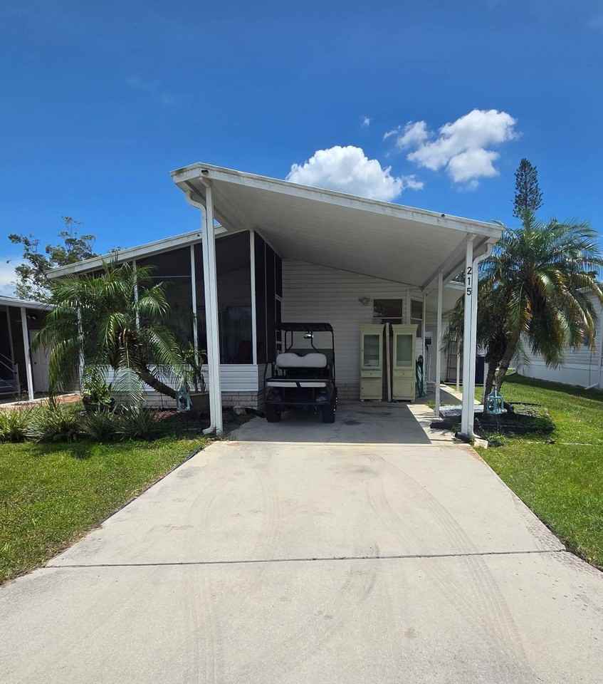 215 Rotterdam Ave - Photo 3 of 42