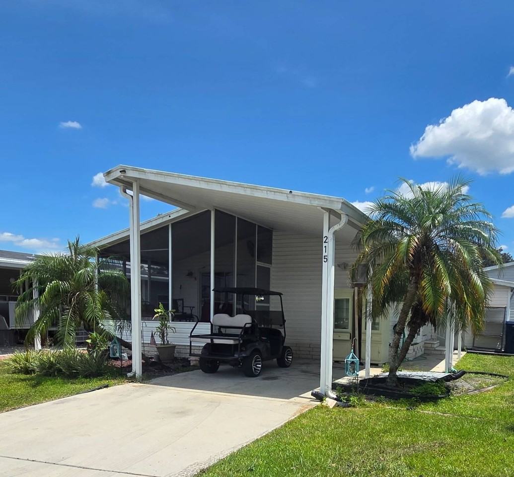 215 Rotterdam Ave - Photo 4 of 42