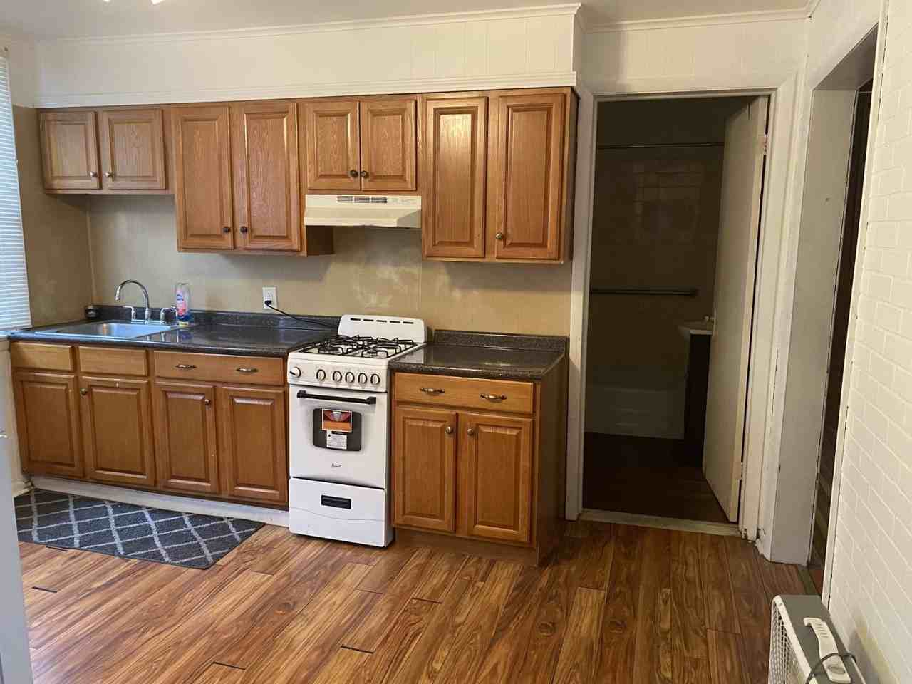 1504 Union St #1R - Photo 6 of 14