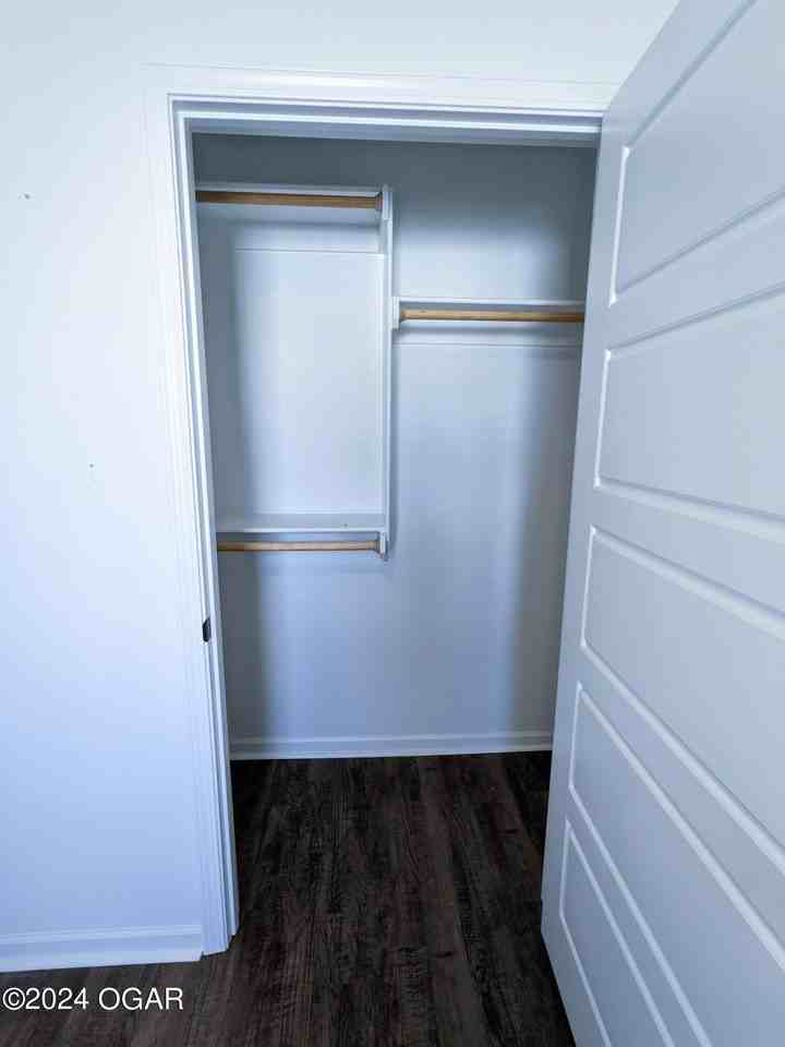 703 Short Leaf Ln - Photo 4 of 21