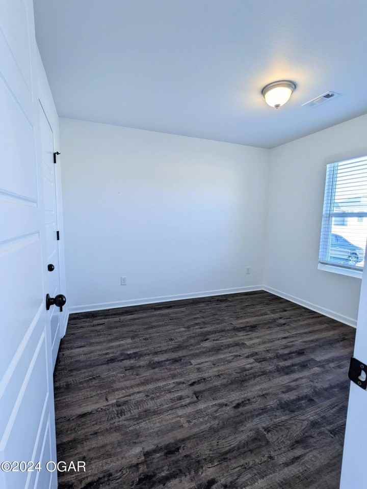 703 Short Leaf Ln - Photo 5 of 21