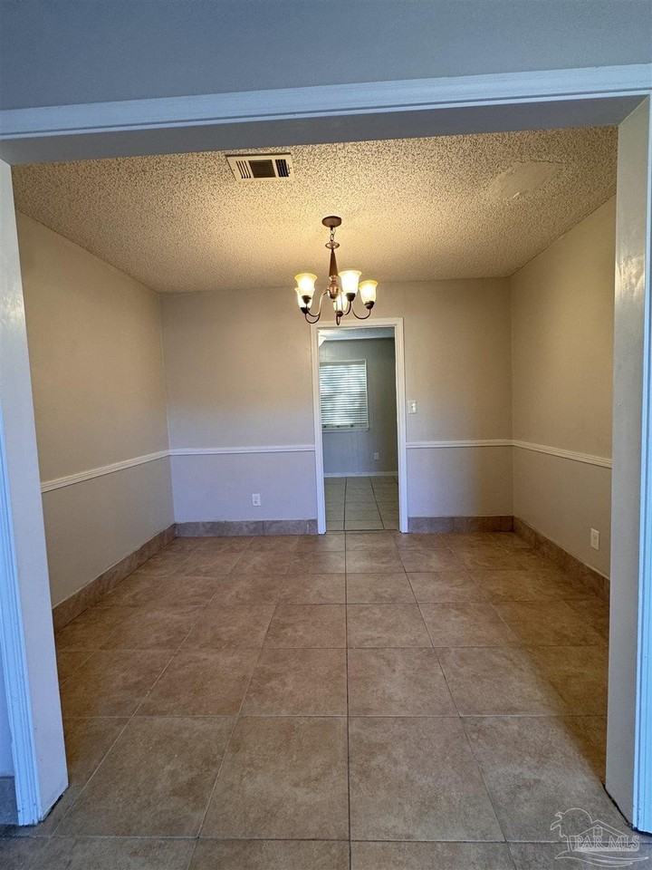 6406 Antietam Drive - Photo 4 of 22