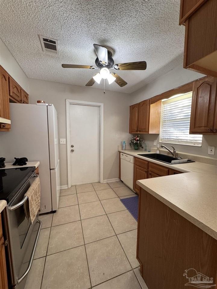 6406 Antietam Drive - Photo 7 of 22