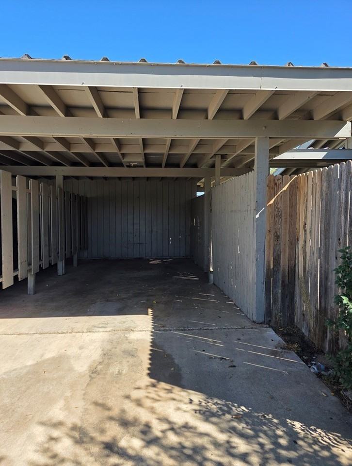 200 N Powell St - Photo 2 of 6