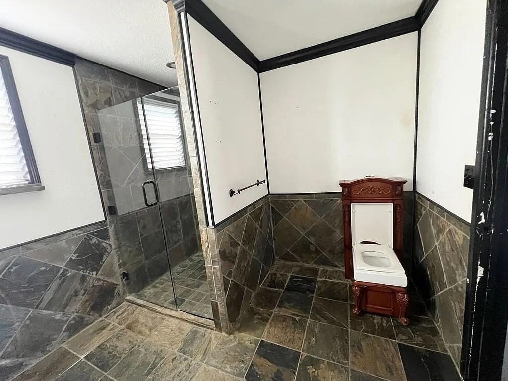 729 West Dormard Avenue - Photo 3 of 14