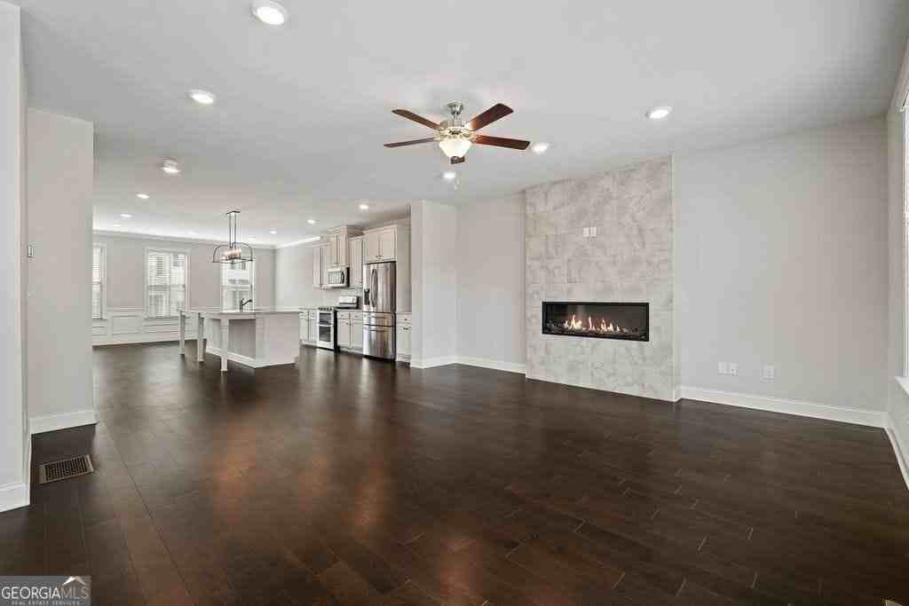 4240 Hickory Pine Alley - Photo 5 of 39