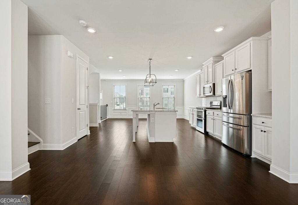 4240 Hickory Pine Alley - Photo 6 of 39