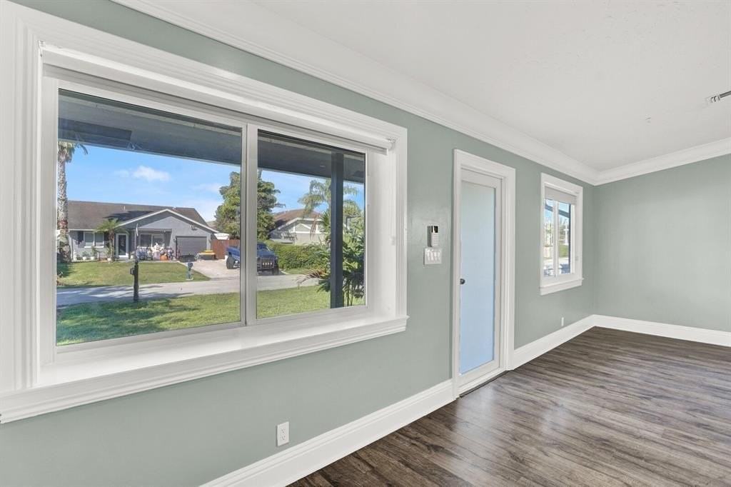 10548 Boca Entrada Blvd - Photo 4 of 26