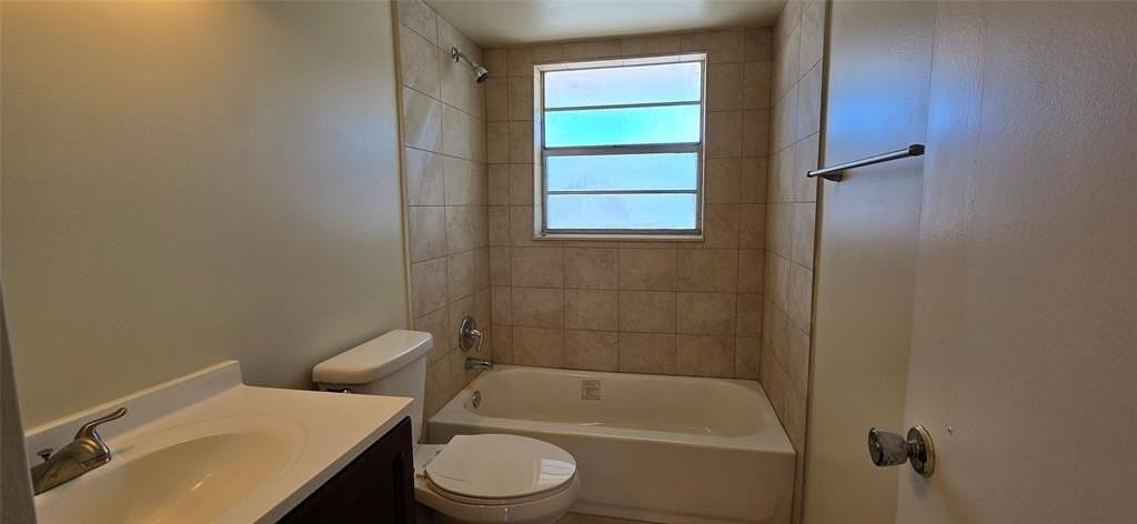 7305 Northwest 5th Court #204 - Photo 7 of 8