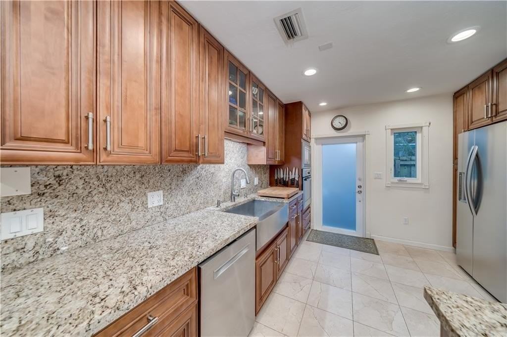 1728 Northeast 16th Avenue - Photo 7 of 28