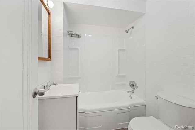 13263 Frazho Rd - Photo 6 of 21