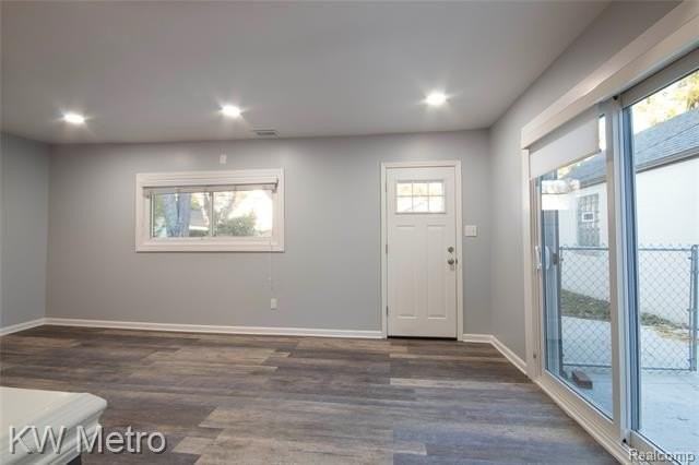 22101 Ridgeway St - Photo 5 of 17