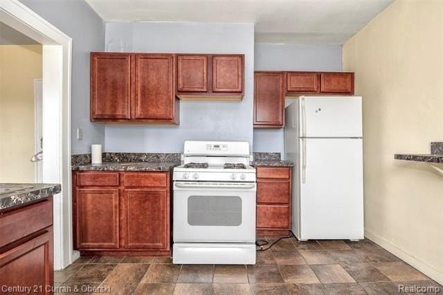 2377 Oakdale Street - Photo 4 of 17