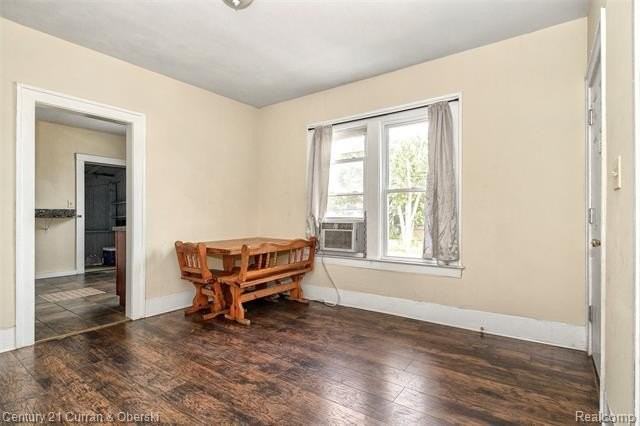 2377 Oakdale Street - Photo 6 of 17