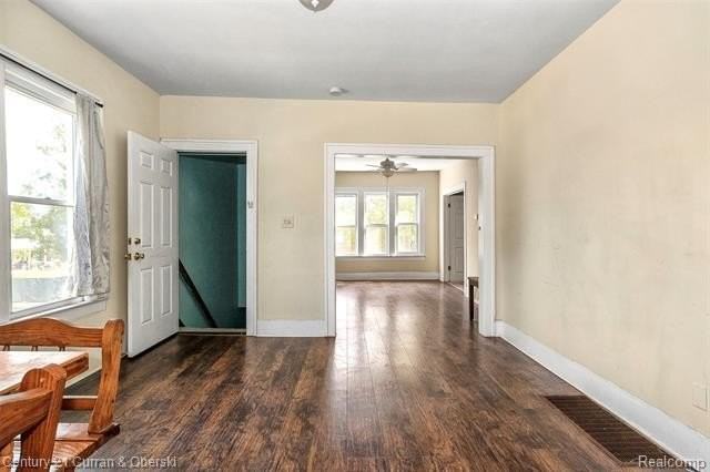 2377 Oakdale Street - Photo 7 of 17