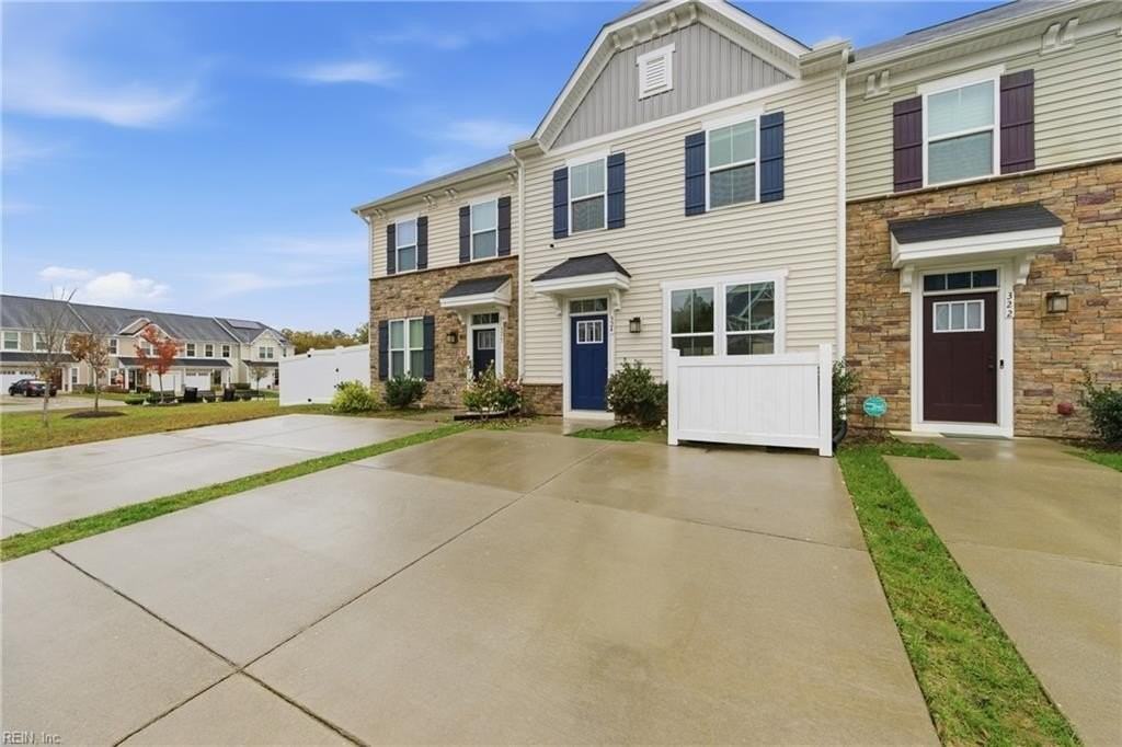 324 Capeside Ct - Photo 3 of 28