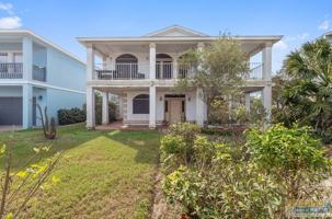 featured image of 813 N Shore Dr