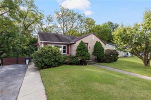 featured image of 61 School St