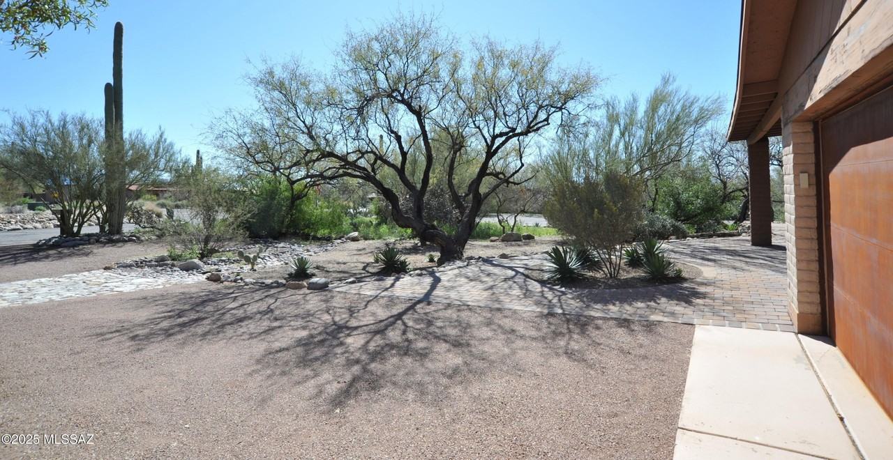 6515 N Burro Creek Pl - Photo 6 of 47