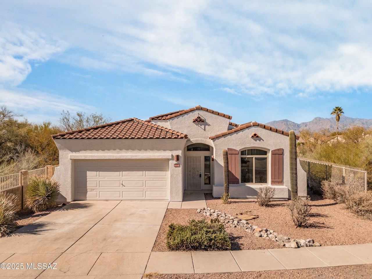 9896 E Wind Dancer Dr - Photo 2 of 50