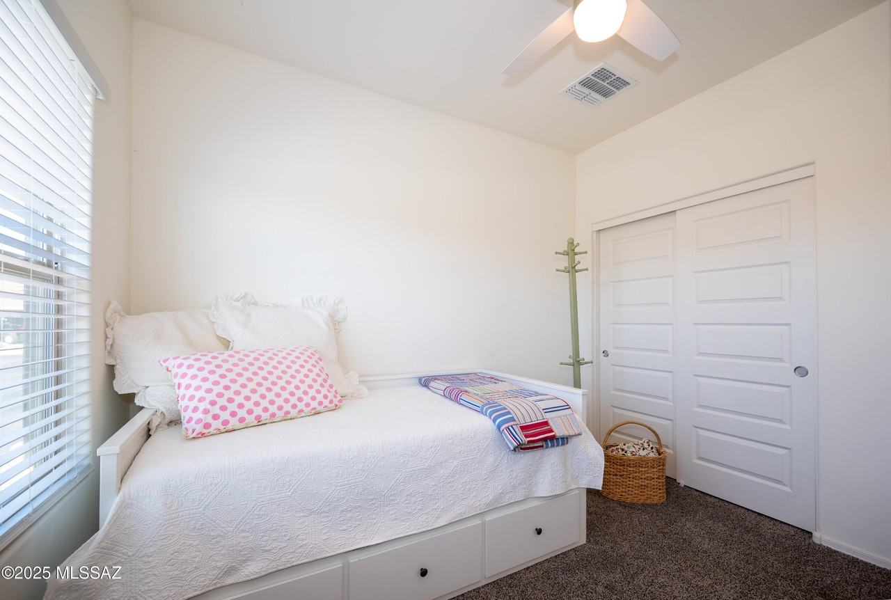 9294 West Tenaza Lane - Photo 4 of 28