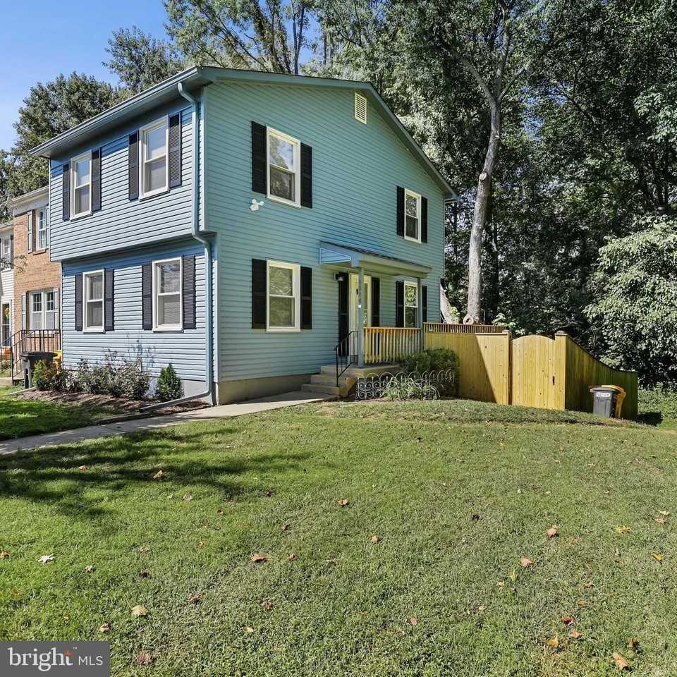 1634 Mount Airy Ct - Photo 3 of 40