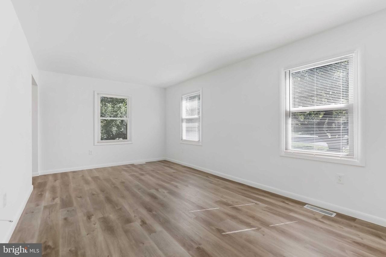 1634 Mount Airy Ct - Photo 7 of 40