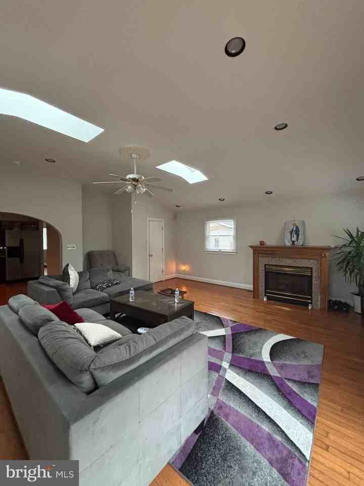 14204 London Lane - Photo 6 of 17