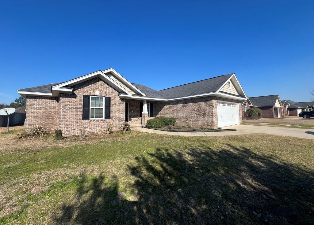 2850 Foxcroft Cir - Photo 2 of 50