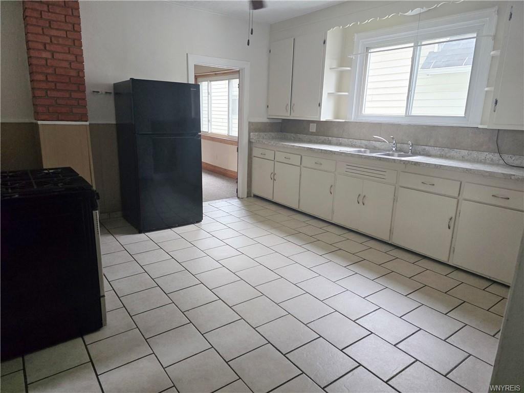 194 Cass Ave - Photo 5 of 16