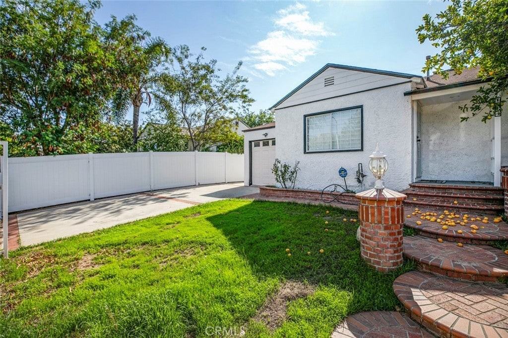 15024 Marson St - Photo 3 of 31