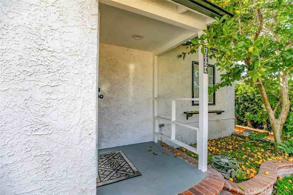 15024 Marson St - Photo 4 of 31