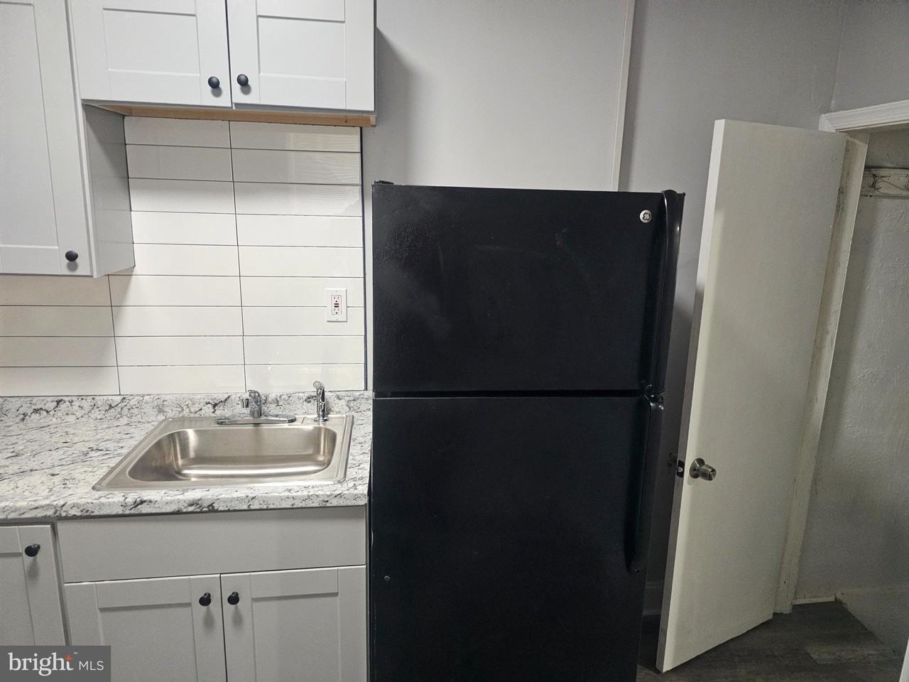 2918 N Taylor St - Photo 2 of 15