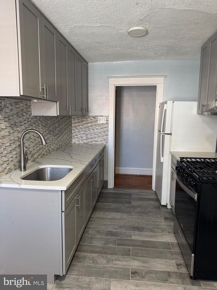 4724 Longshore Ave Apt 6-26 #6 - Photo 2 of 7