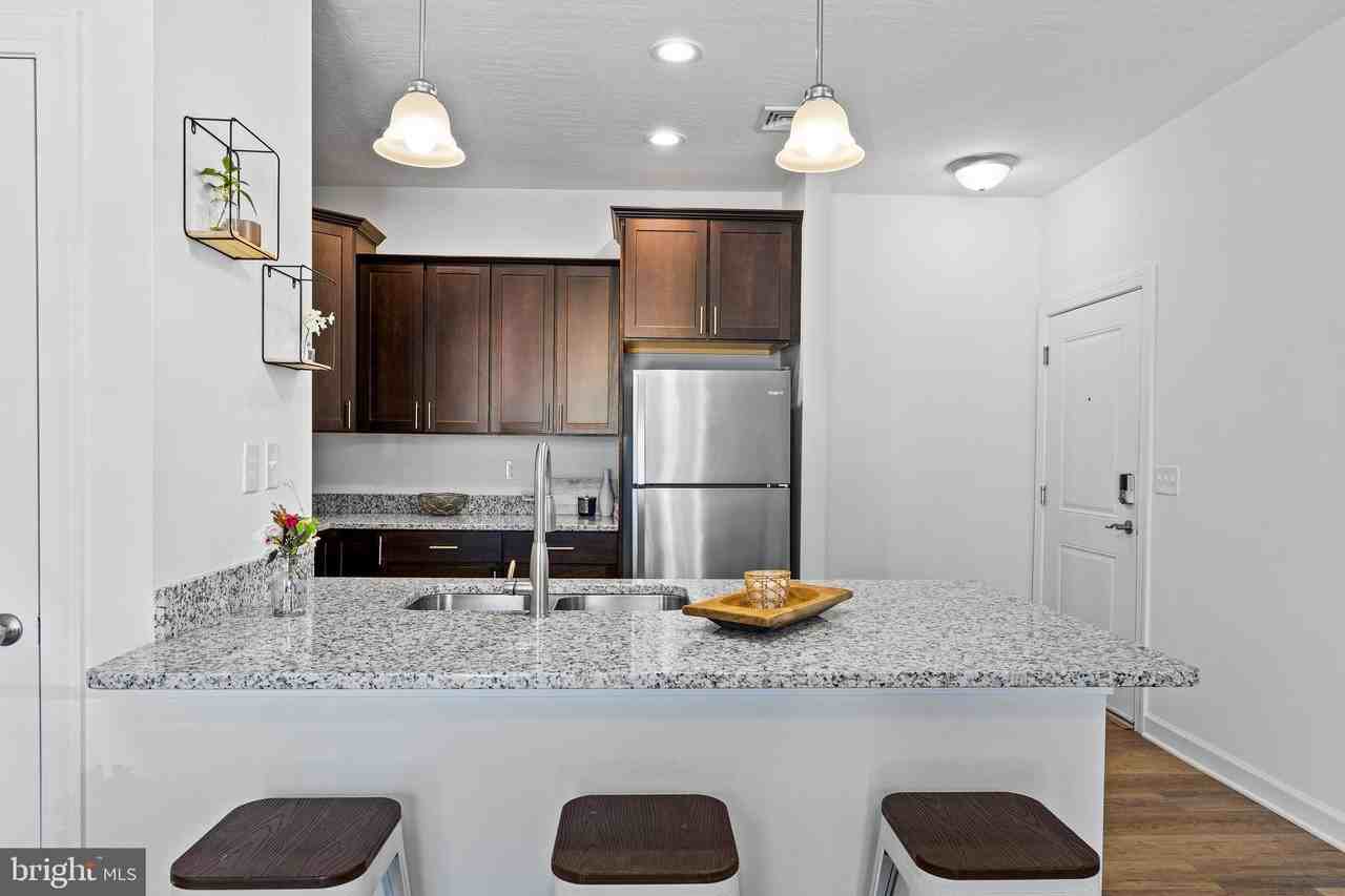 1014 Crew Street #106 - Photo 7 of 36