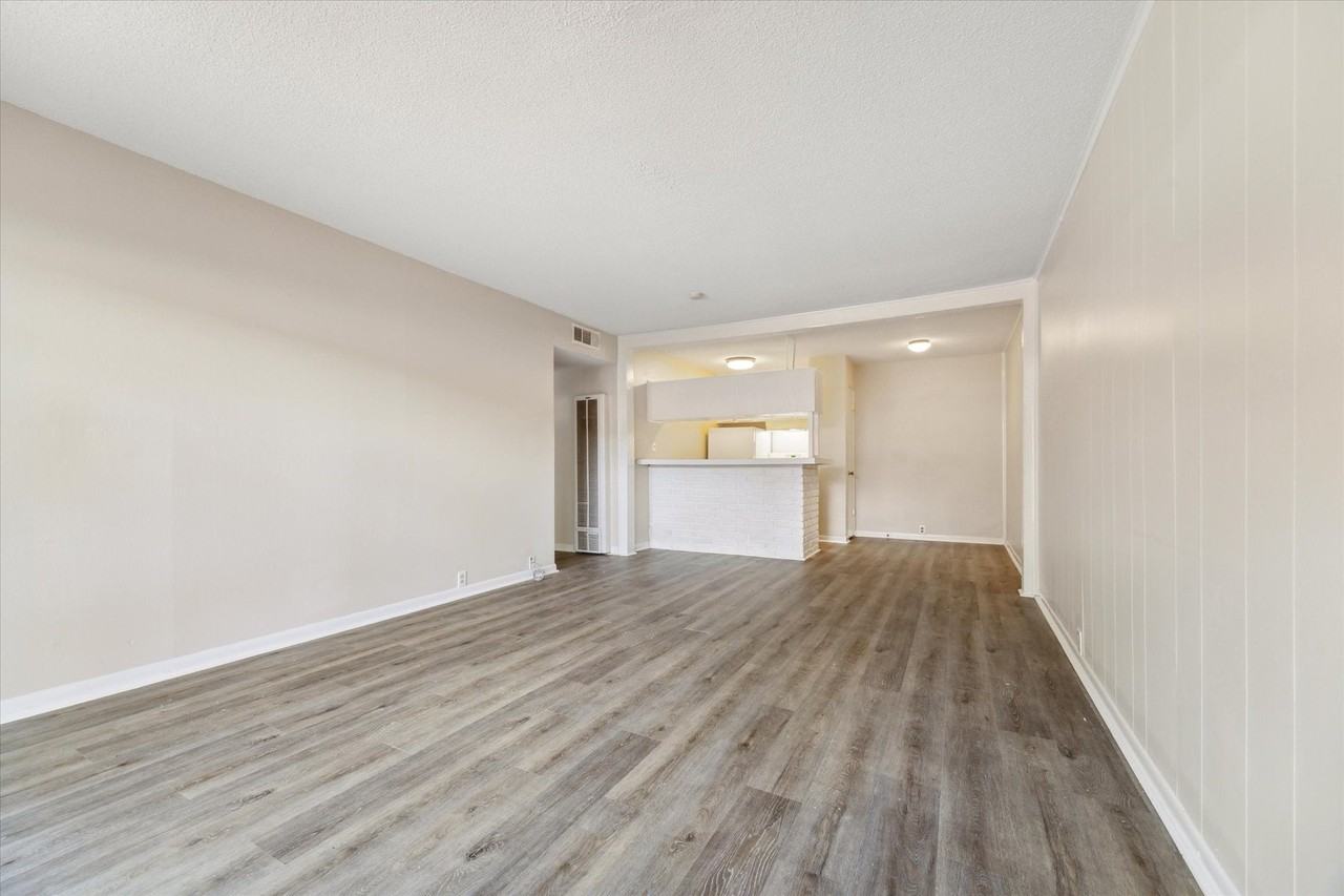 3259 Branard St - Photo 3 of 10