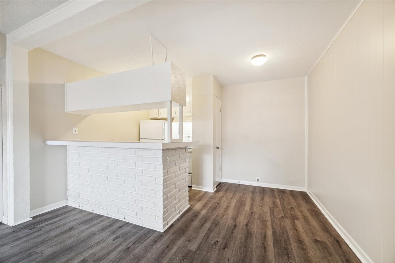 3259 Branard St - Photo 4 of 10