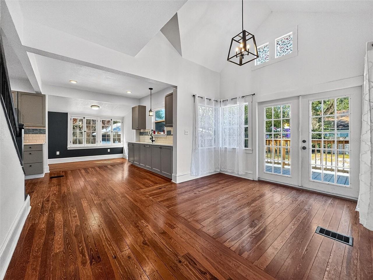 1016 Washington Ave - Photo 4 of 50