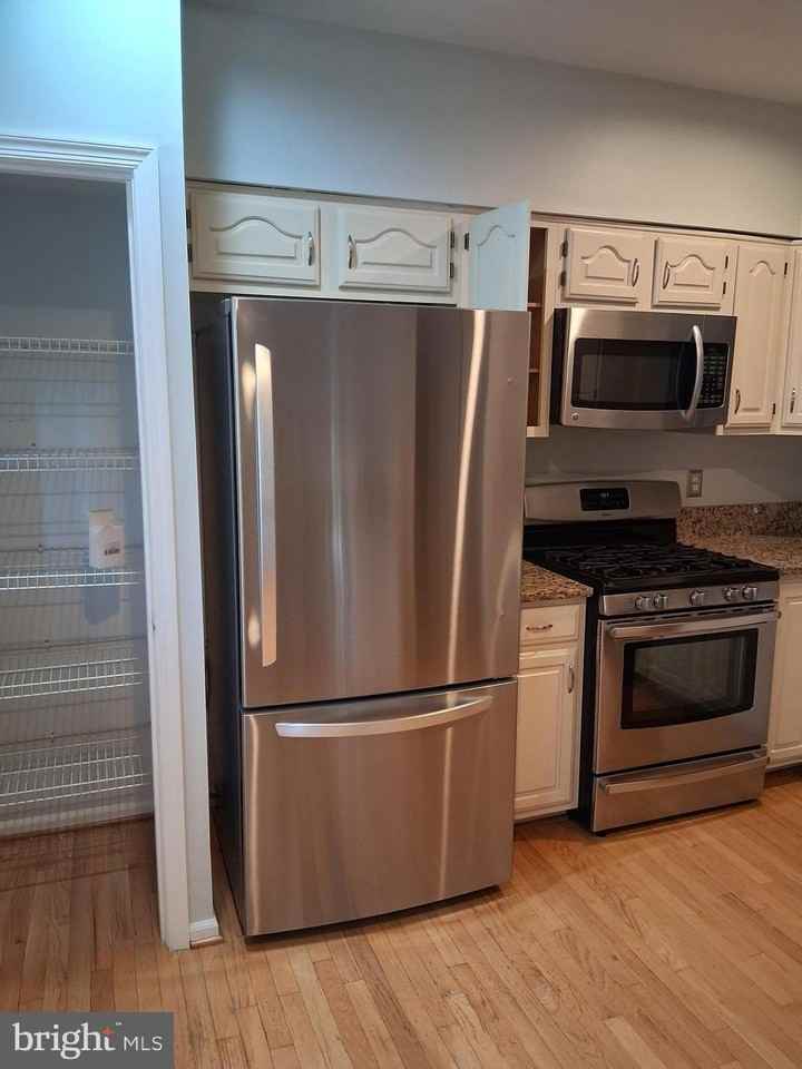 1384 Park Garden Ln - Photo 4 of 17