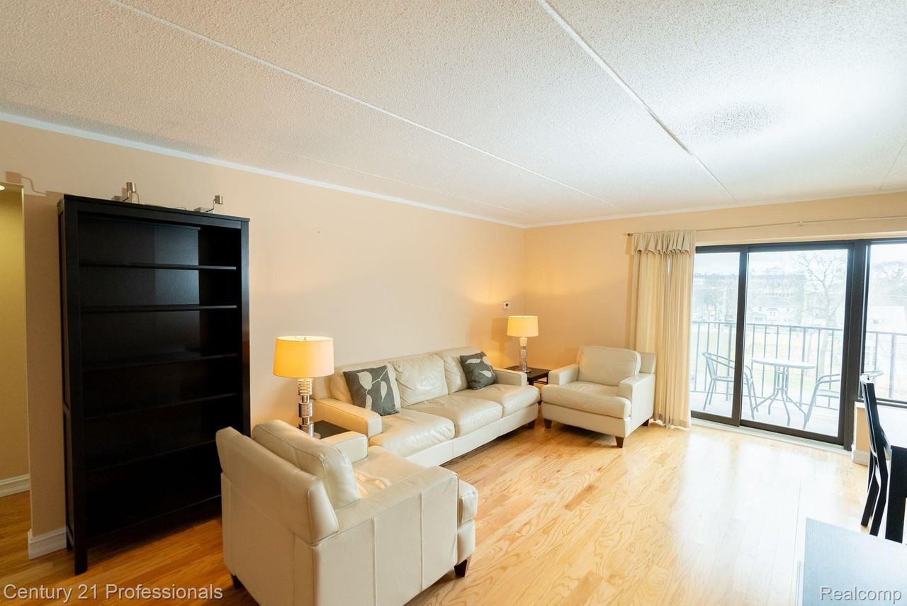 35300 Woodward Avenue - Photo 6 of 33