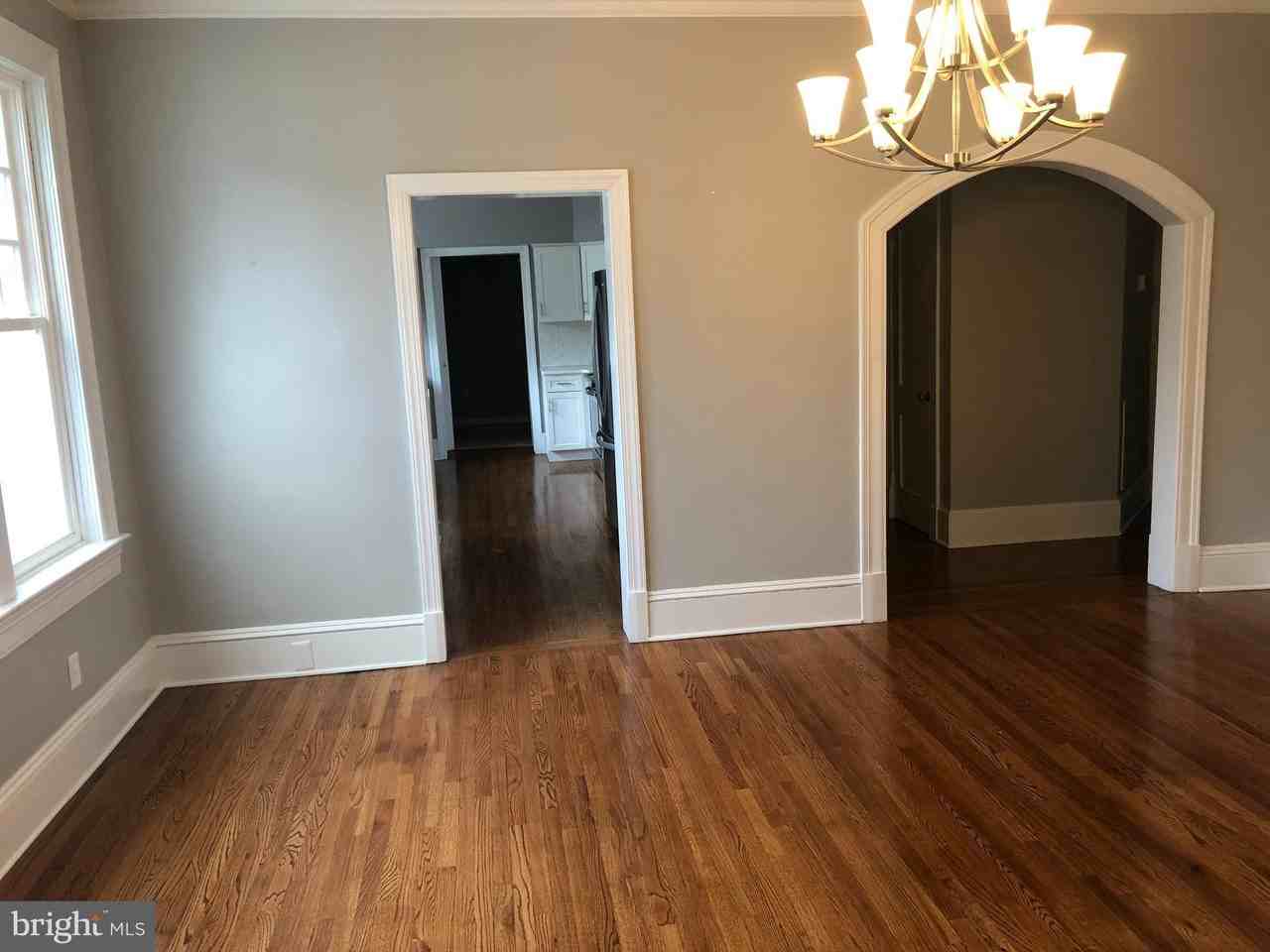 23 S Stewart St - Photo 5 of 11