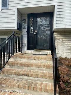 427 Lake Avenue - Photo 3 of 30