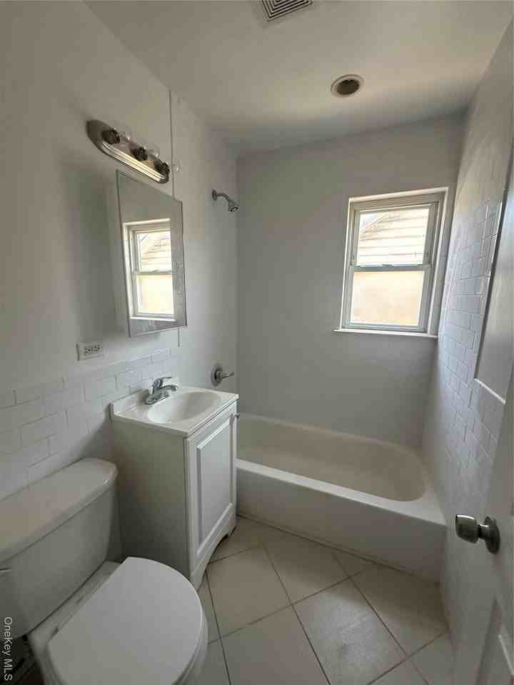 665 E Broadway ##2 - Photo 7 of 10