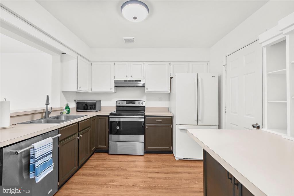 149 Bishops Gate Ln ##116 - Photo 7 of 41