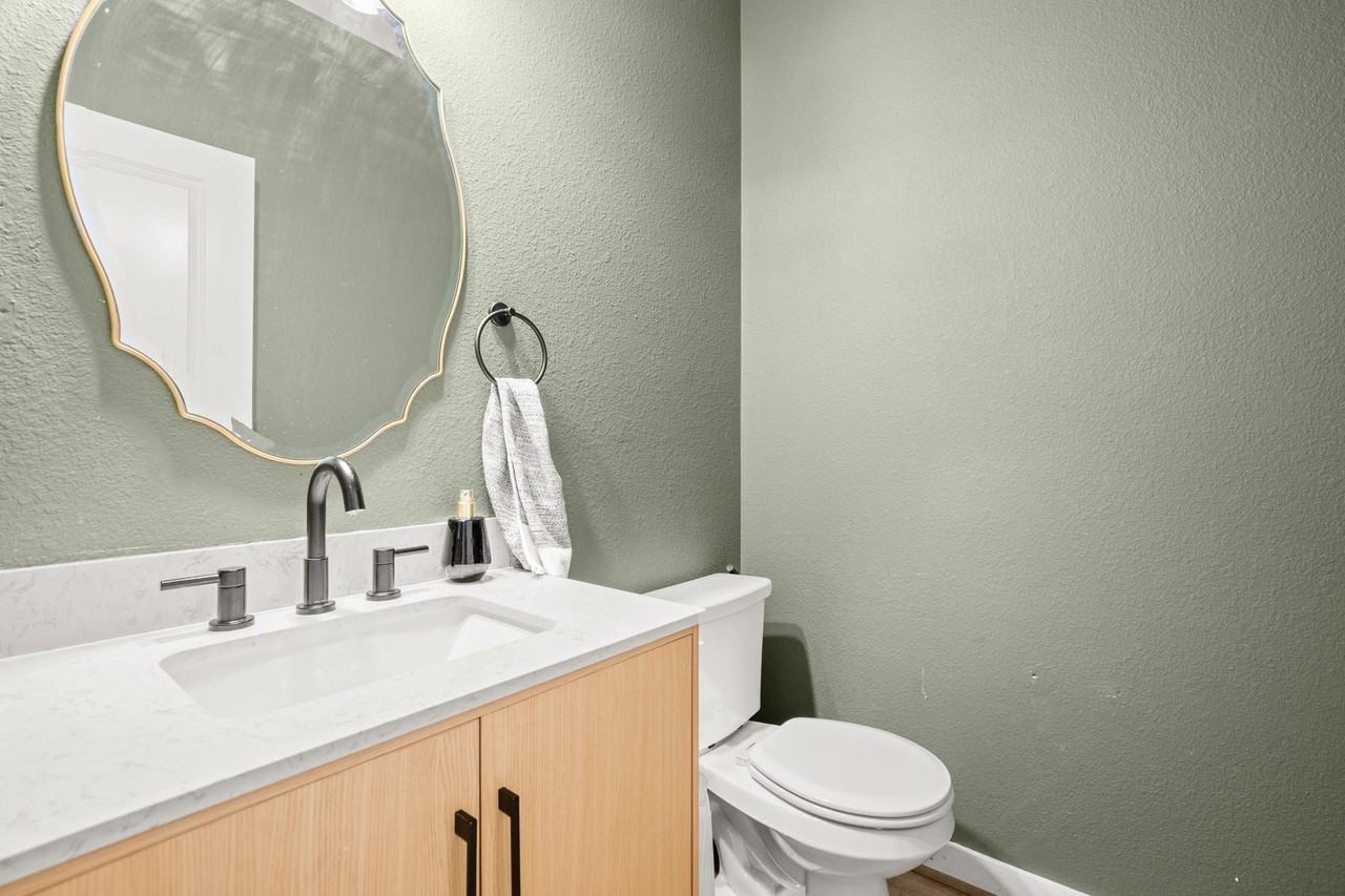 195 Waterside Rd Unit C - Photo 4 of 27