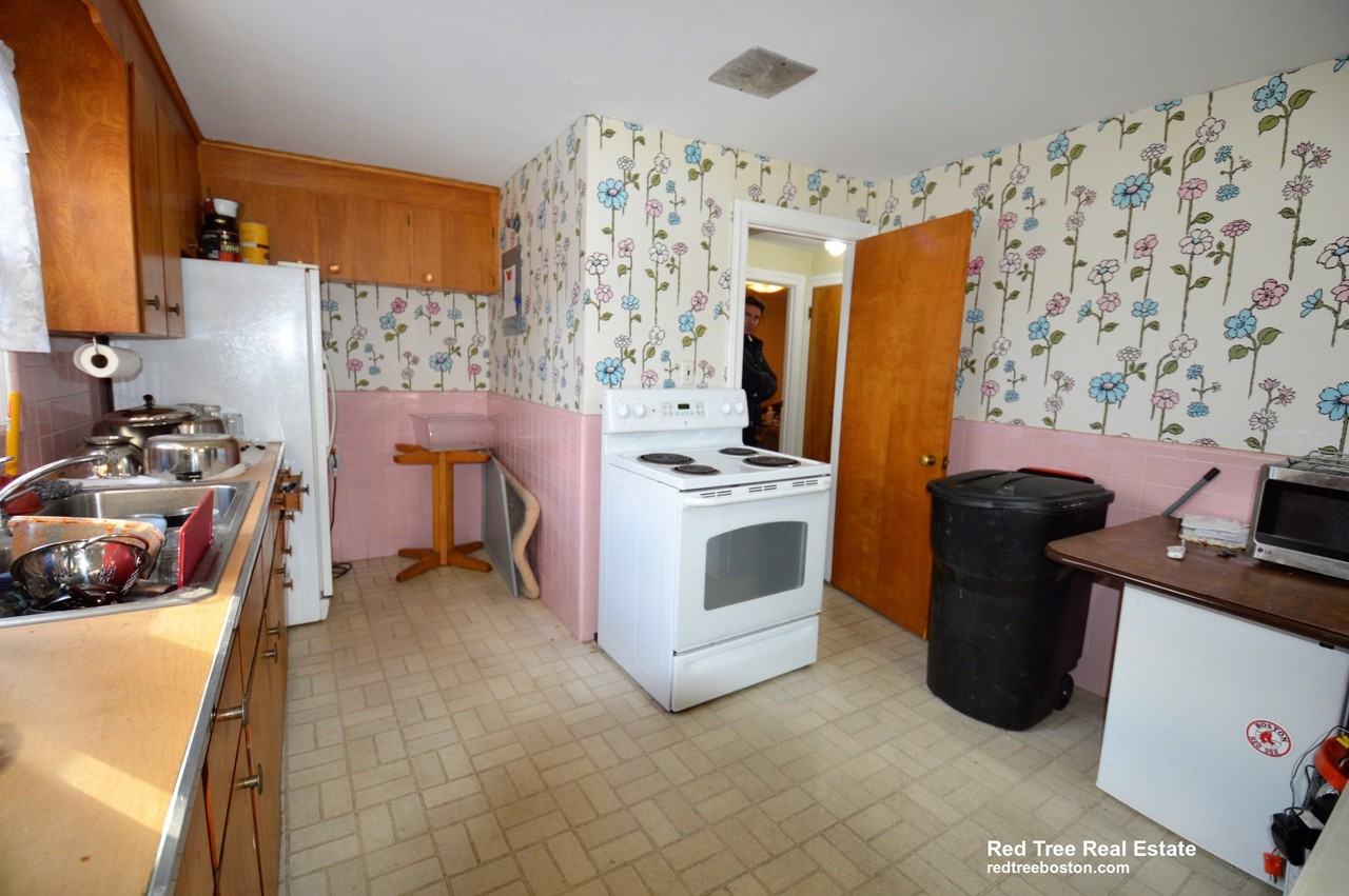 16 Caltha Rd #16 - Photo 3 of 12